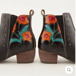 Lartiste by Spring Step Leather Hand Painted Floral Jasida Black Booties
